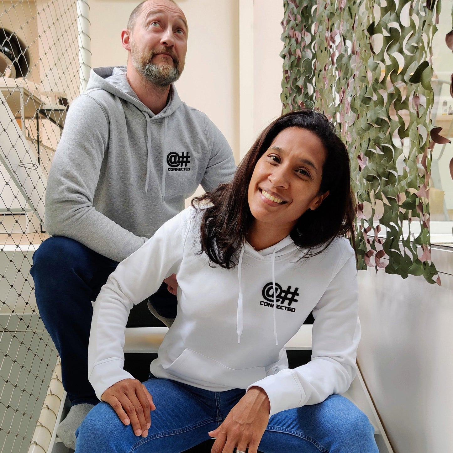 Sweat-shirt à capuche homme gris en coton bio avec broderie 3D - CONNECTED Streetwear