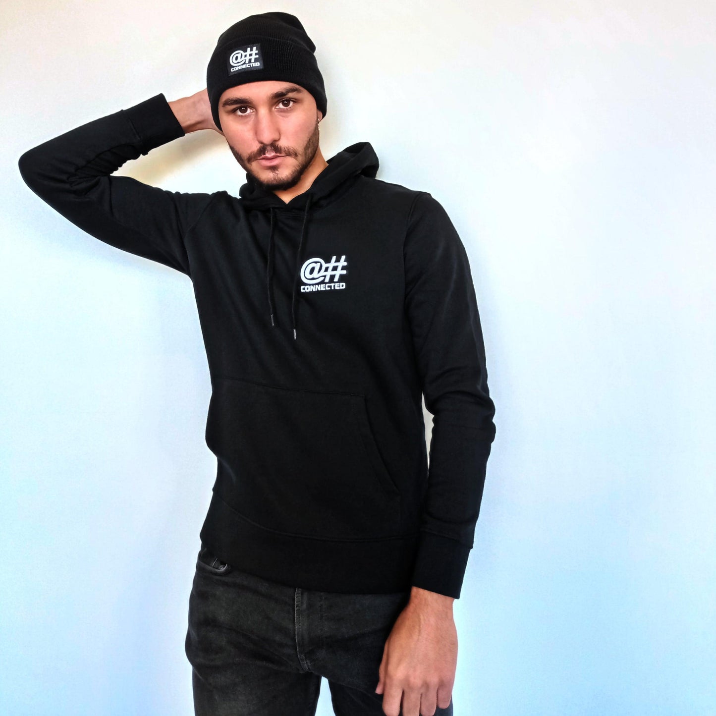 Sweat-shirt à capuche homme noir en coton bio avec broderie 3D - CONNECTED Streetwear