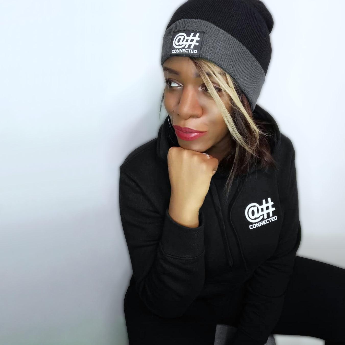 Sweat-shirt à capuche femme noir en coton bio avec broderie 3D - CONNECTED Streetwear