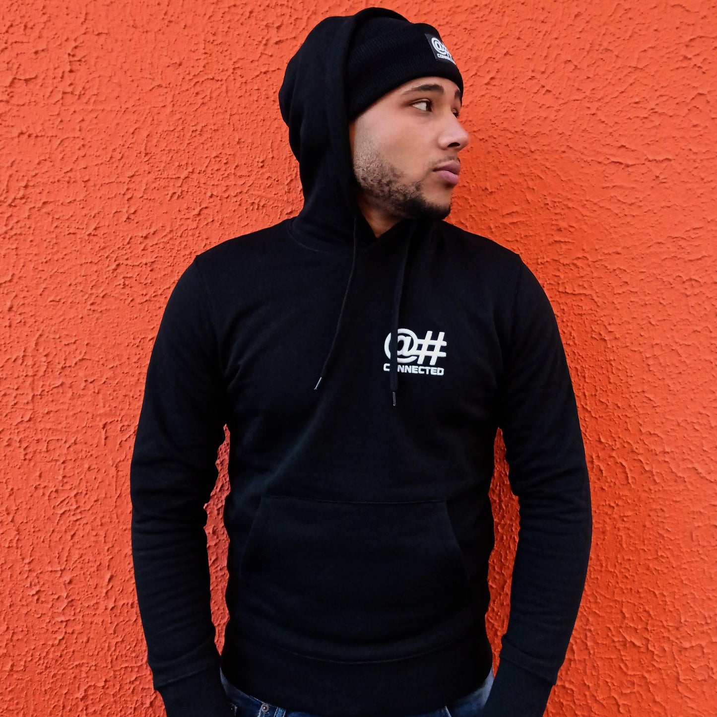 Sweat-shirt à capuche homme noir en coton bio avec broderie 3D - CONNECTED Streetwear